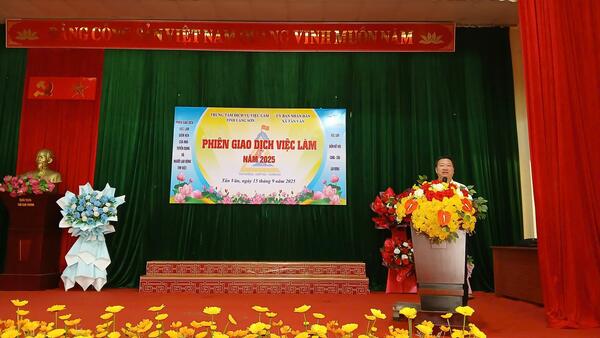 ỦY BAN NHÂN DÂN XÃ TÂN VĂN PHỐI HỢP VỚI TRUNG TÂM DỊCH VỤ VIỆC LÀM TỈNH LẠNG SƠN TỔ CHỨC "PHIÊN GIAO DỊCH VIỆC LAM NĂM 2025"